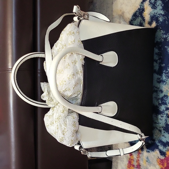 Guess Black and White large satchel with detachable shoulder strap - Picture 2 of 5